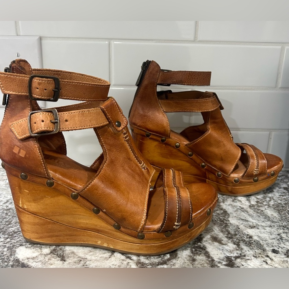 BedStu Princess Studded Leather Platform Wedge Sandals in Pecan